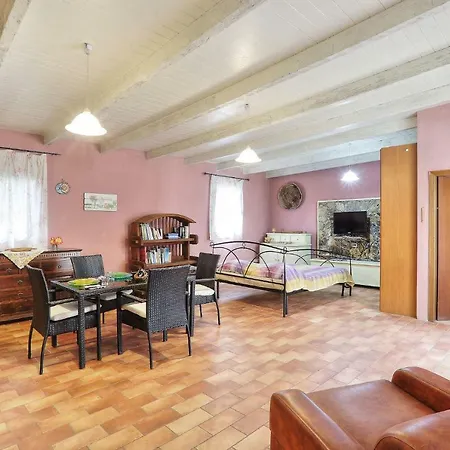 Mono Oleandro C Apartament